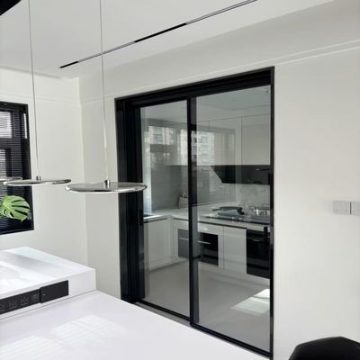 스케이트 스타일리시 열 휴식 알루미늄 좁은 프레임 가온 유리 패널과 슬라이딩 도어